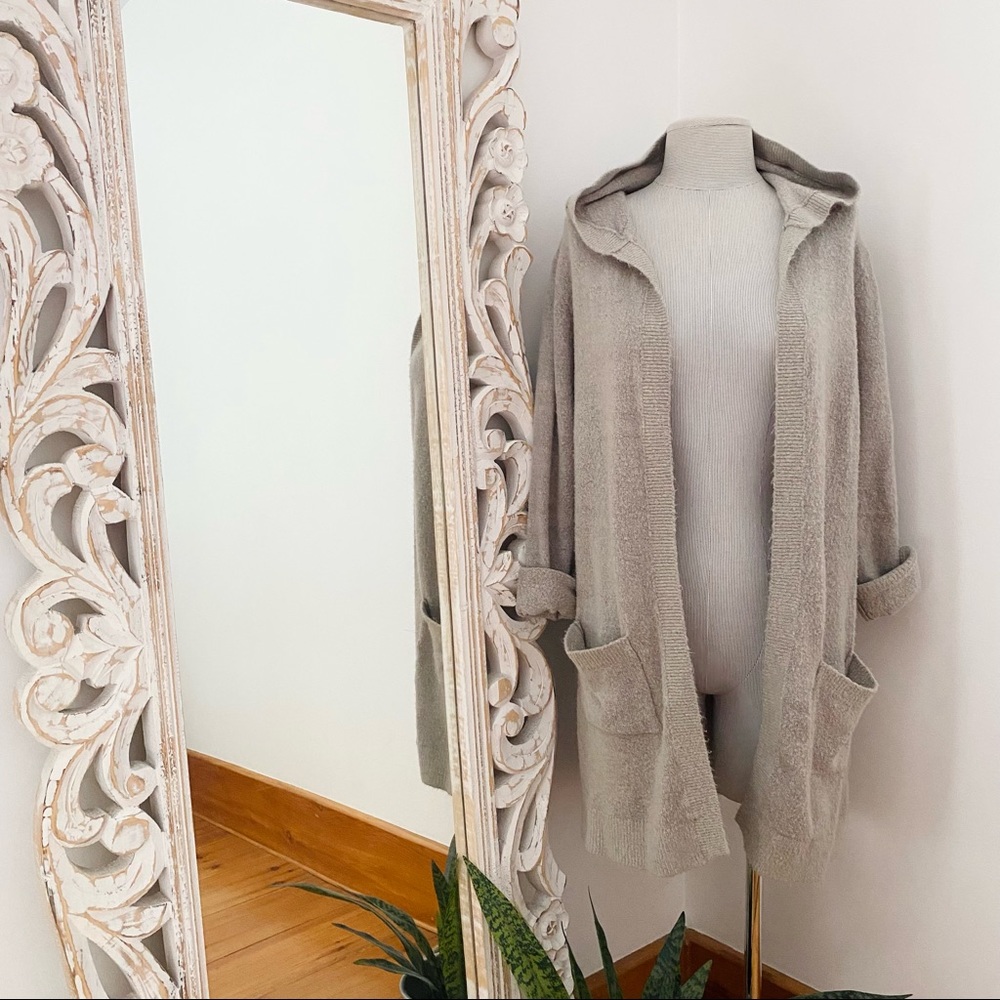 Cardigan with hood and pockets
